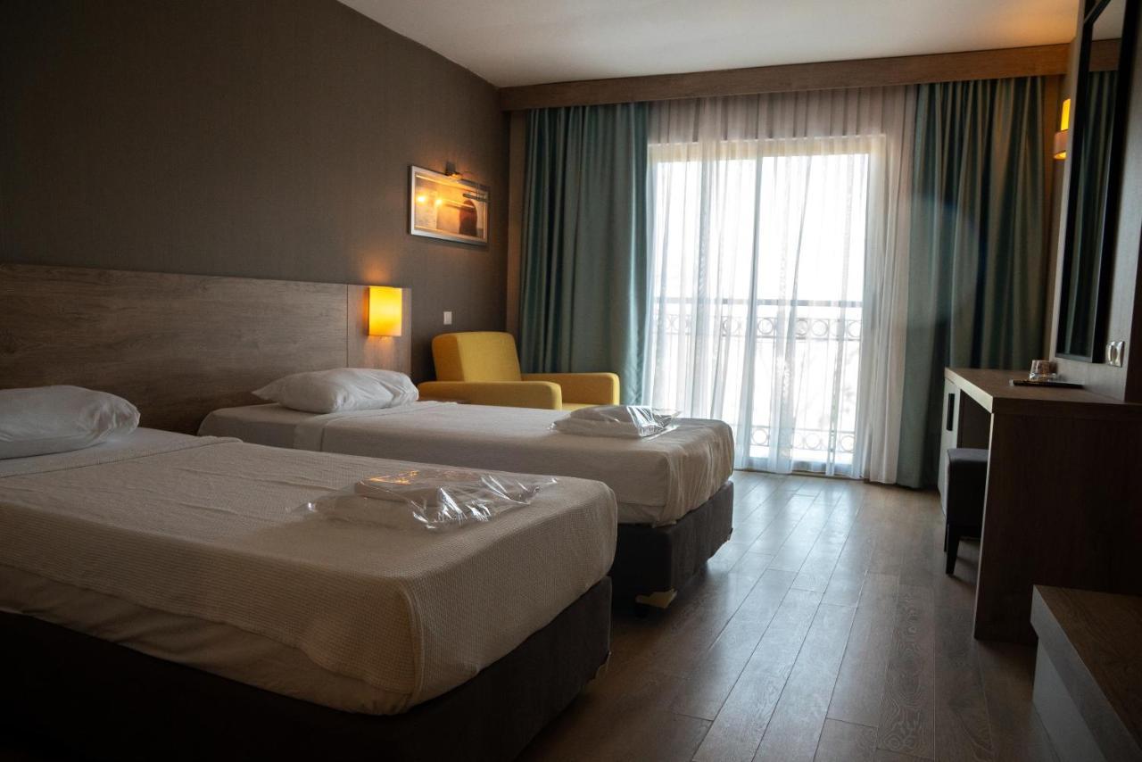 Lucida Beach Hotel Çamyuva Extérieur photo