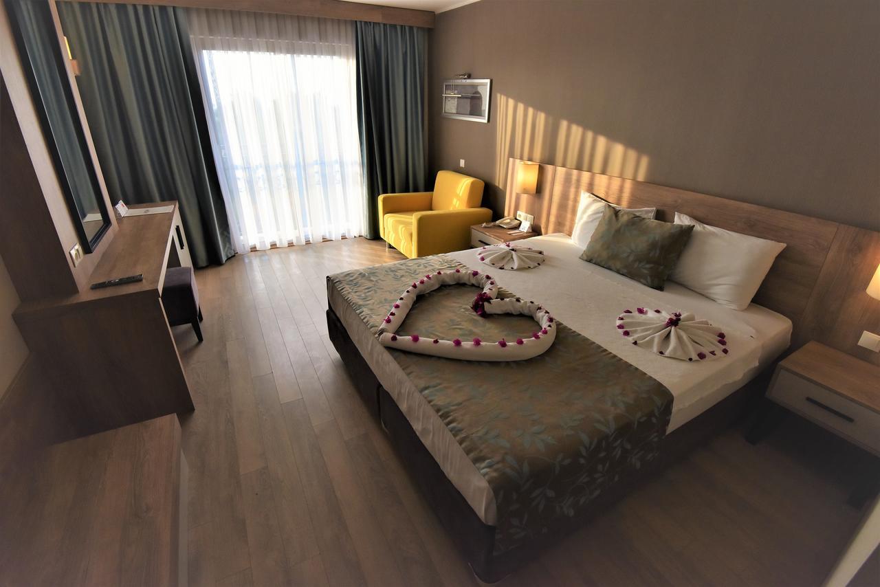 Lucida Beach Hotel Çamyuva Extérieur photo