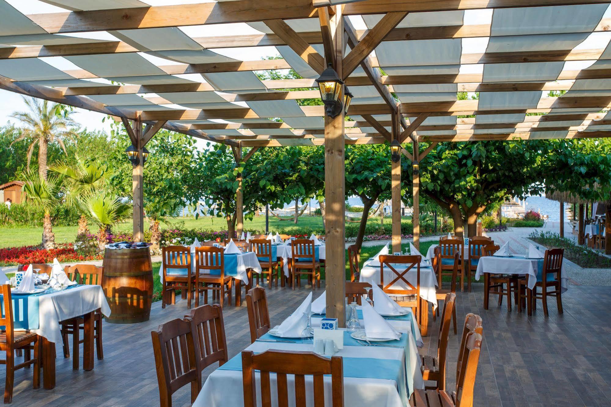 Lucida Beach Hotel Çamyuva Extérieur photo